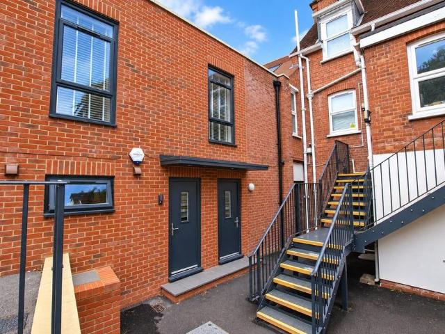 1 bedroom maisonette to rent