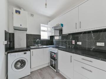 1 bedroom maisonette to rent