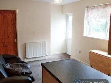 1 bedroom maisonette to rent