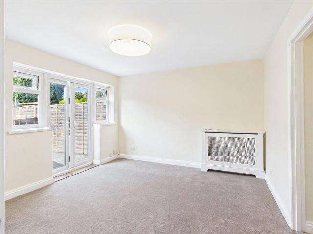 1 bedroom maisonette to rent