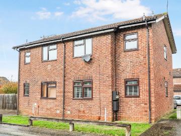 1 bedroom maisonette for sale
