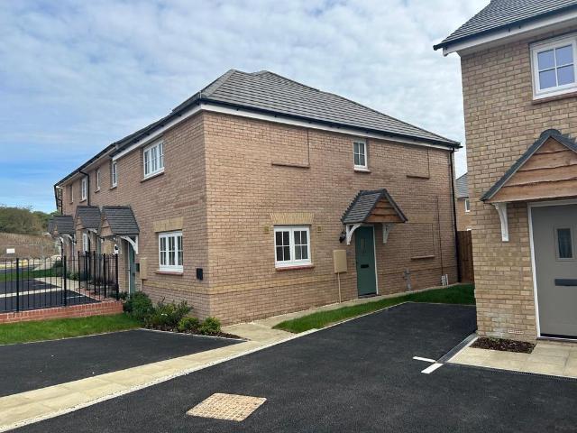 1 bedroom maisonette for sale