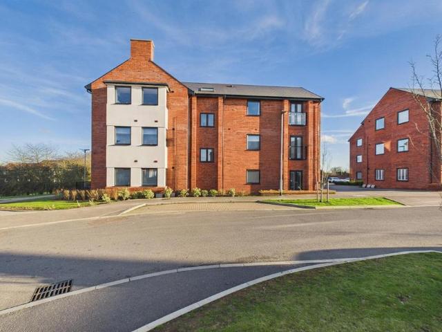 1 bedroom maisonette for sale