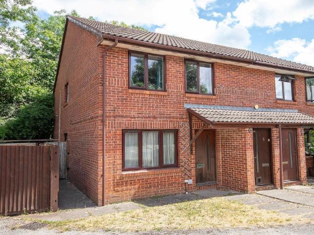 1 bedroom maisonette for sale