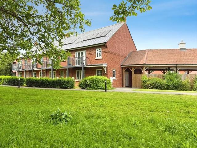 1 bedroom maisonette for sale