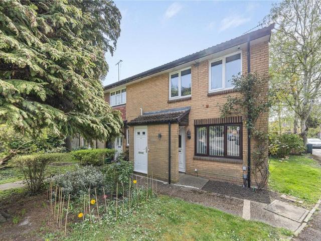 1 bedroom maisonette for sale