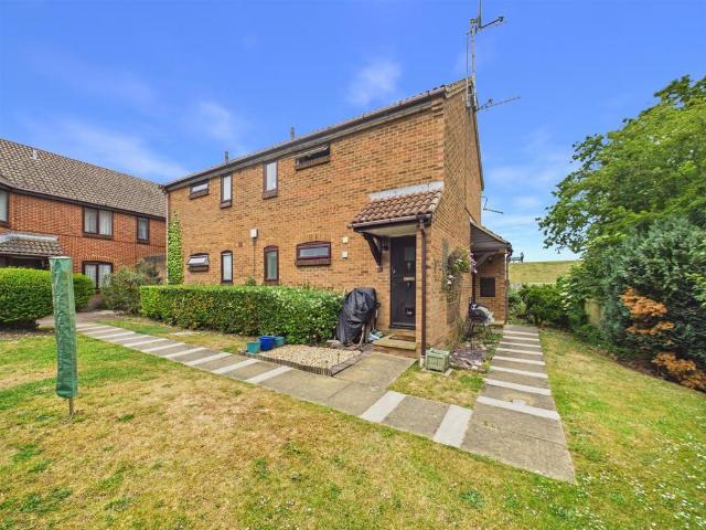 1 bedroom maisonette for sale