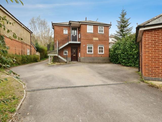 1 bedroom maisonette for sale