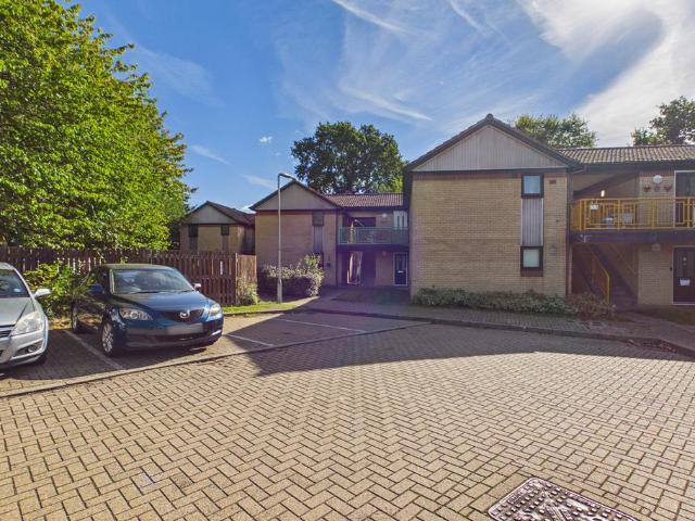 1 bedroom maisonette for sale
