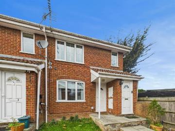 1 bedroom maisonette for sale