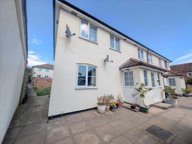 1 bedroom maisonette for sale