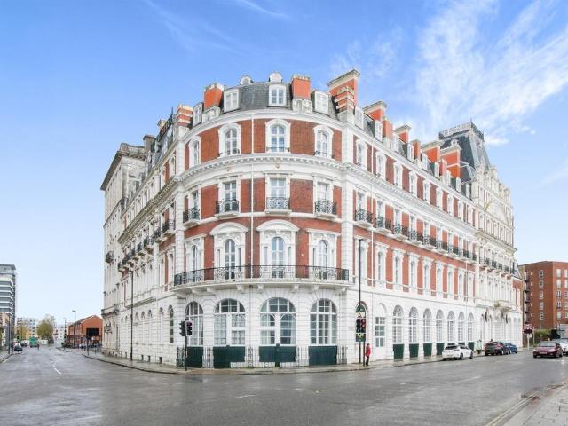 1 bedroom maisonette for sale