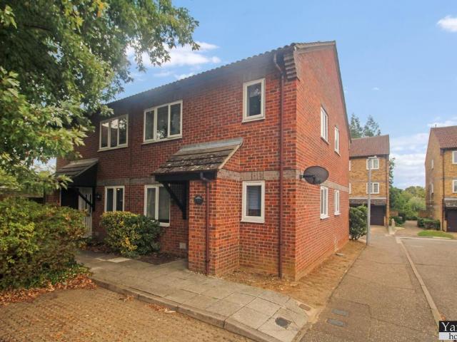1 bedroom maisonette for sale