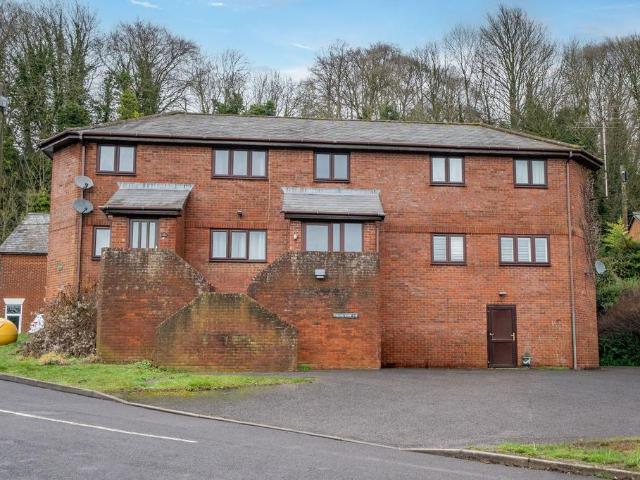 1 bedroom maisonette for sale