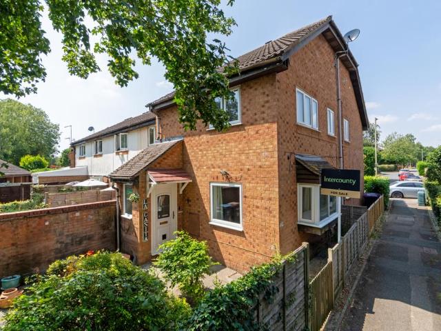 1 bedroom maisonette for sale