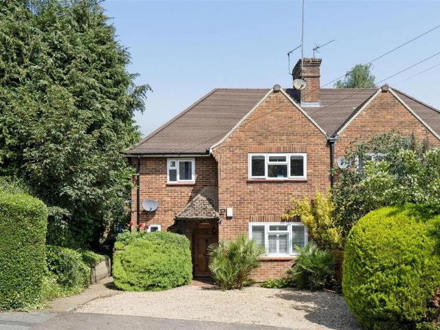 1 bedroom maisonette for sale