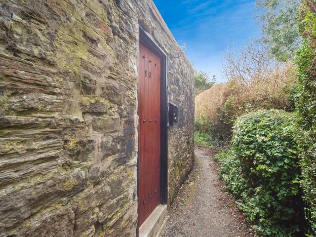 1 bedroom maisonette for sale