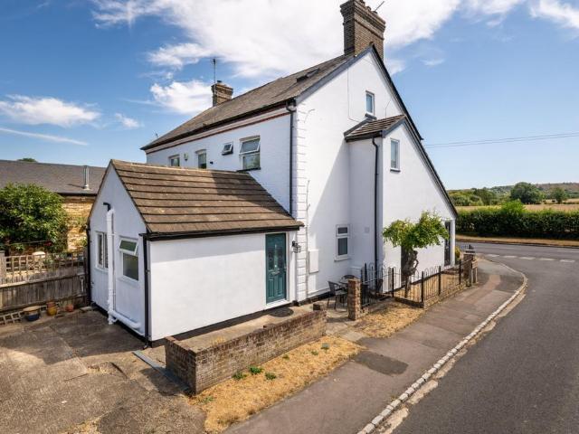 1 bedroom maisonette for sale
