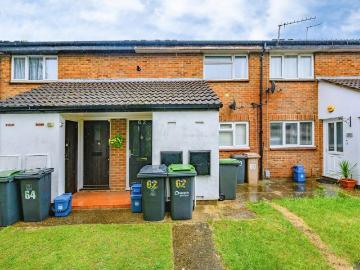 1 bedroom maisonette for sale