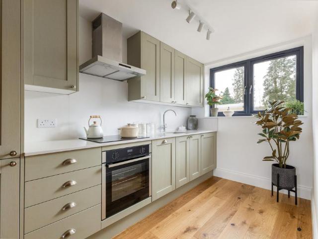 1 bedroom maisonette for sale