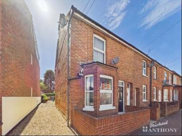 1 bedroom maisonette for sale