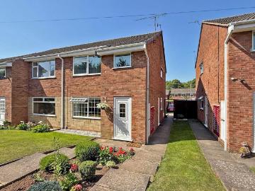 1 bedroom maisonette for sale