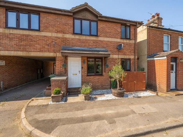 1 bedroom maisonette for sale