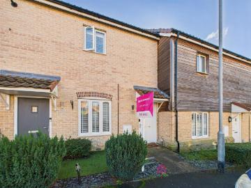 1 bedroom maisonette for sale