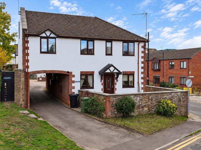 1 bedroom maisonette for sale