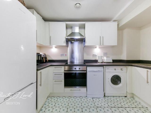 1 bedroom maisonette for sale