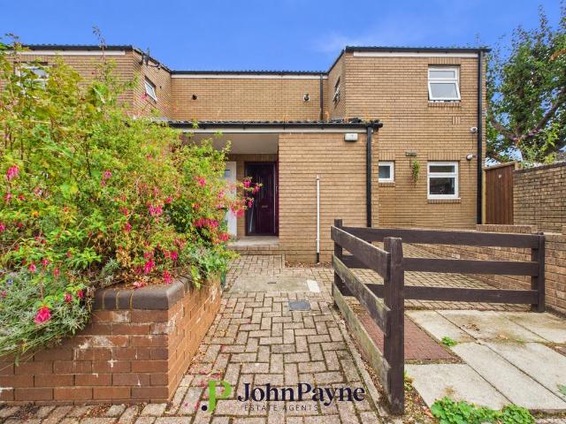 1 bedroom maisonette for sale