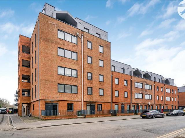 1 bedroom maisonette for sale