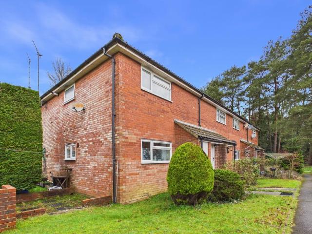 1 bedroom maisonette for sale