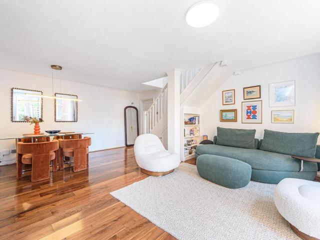 1 bedroom maisonette for sale