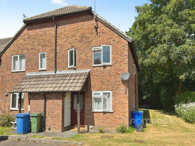 1 bedroom maisonette for sale