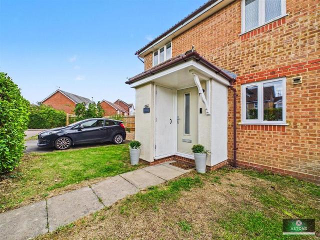 1 bedroom maisonette for sale
