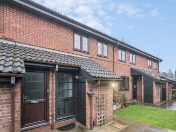 1 bedroom maisonette for sale
