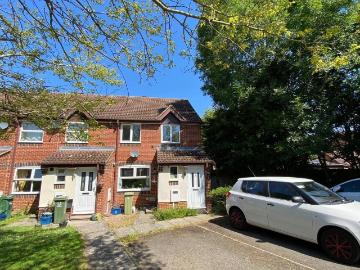 1 bedroom maisonette for sale