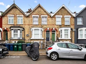 1 bedroom maisonette for sale