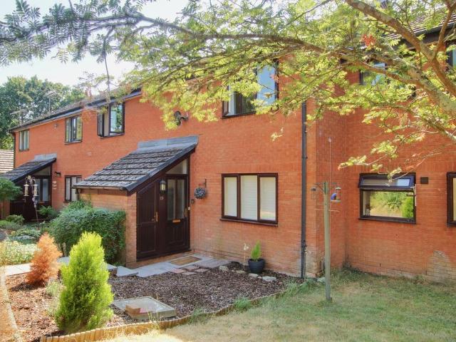 1 bedroom maisonette for sale