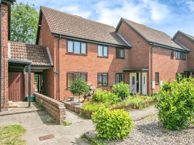 1 bedroom maisonette for sale