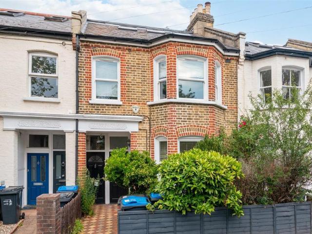 1 bedroom maisonette for sale