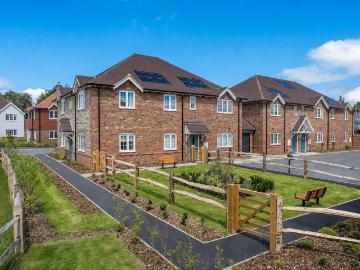 1 bedroom maisonette for sale