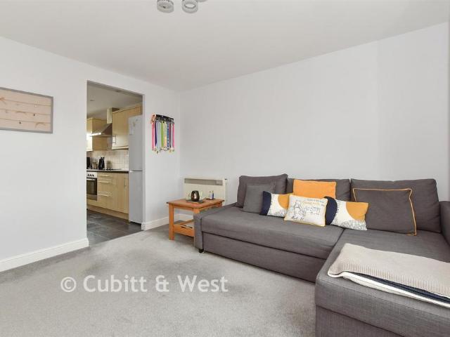 1 bedroom maisonette for sale