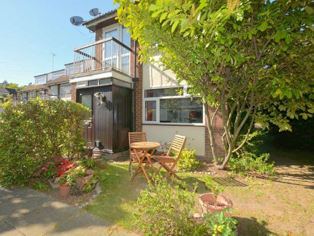 1 bedroom maisonette for sale