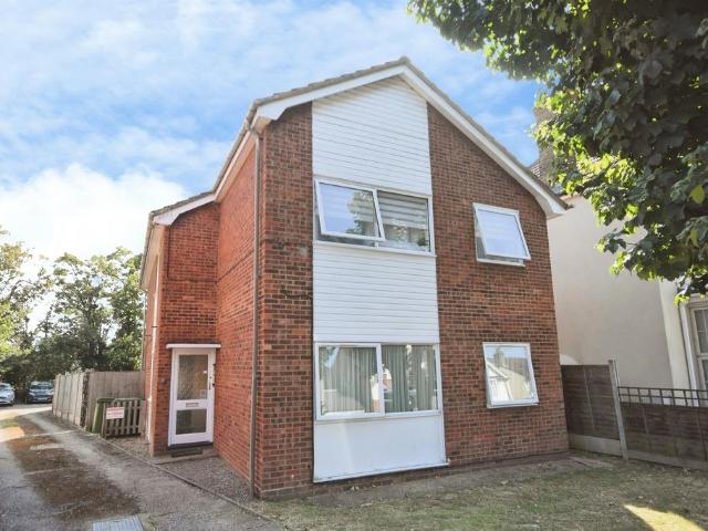 1 bedroom maisonette for sale