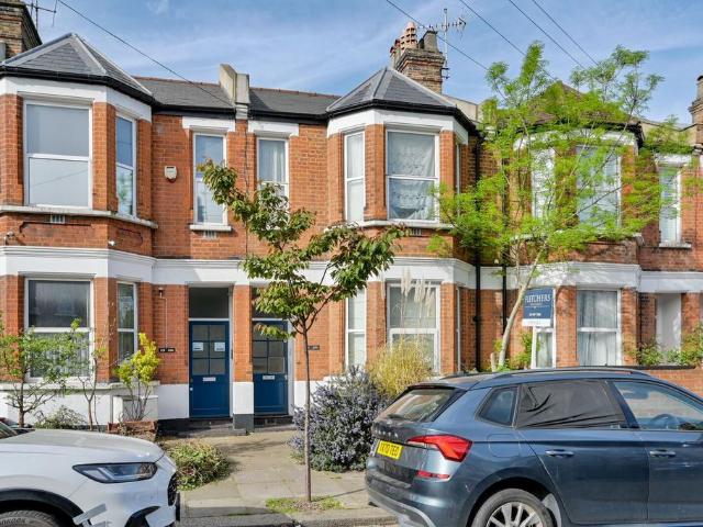 1 bedroom maisonette for sale