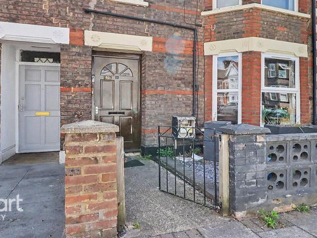 1 bedroom maisonette for sale