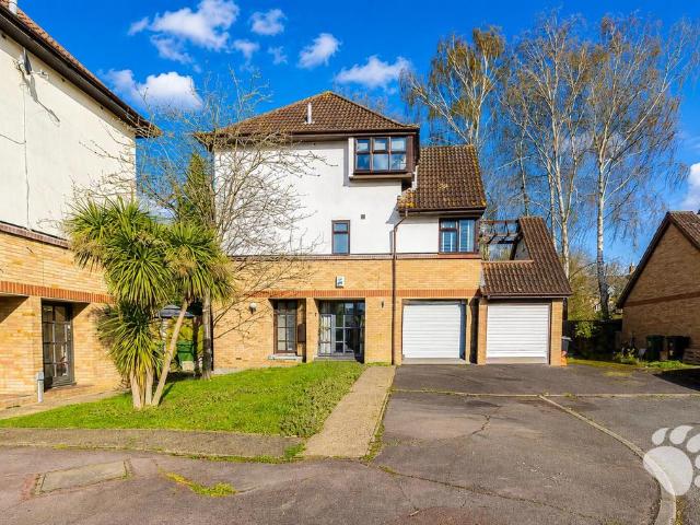 1 bedroom maisonette for sale