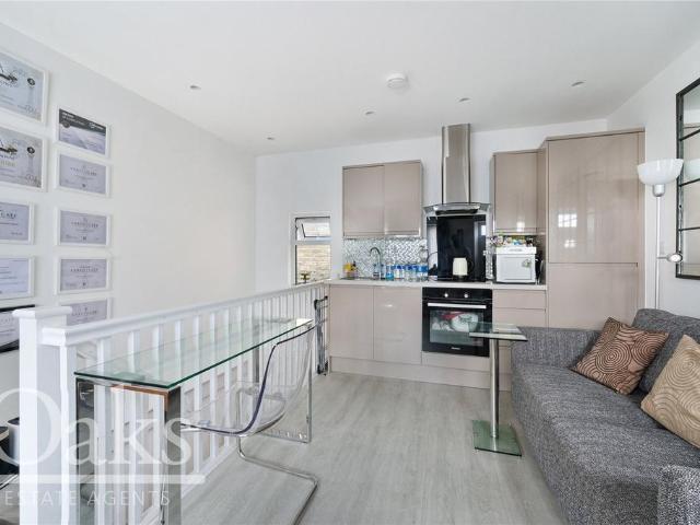 1 bedroom maisonette for sale